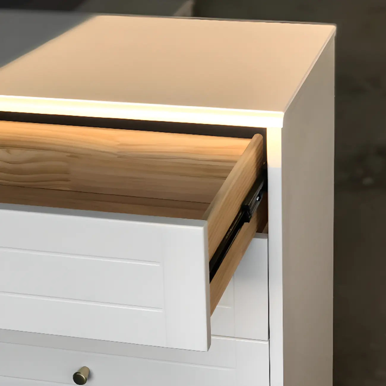 Modern Off-White Wooden Dressers with 5-Drawers for Bedroom