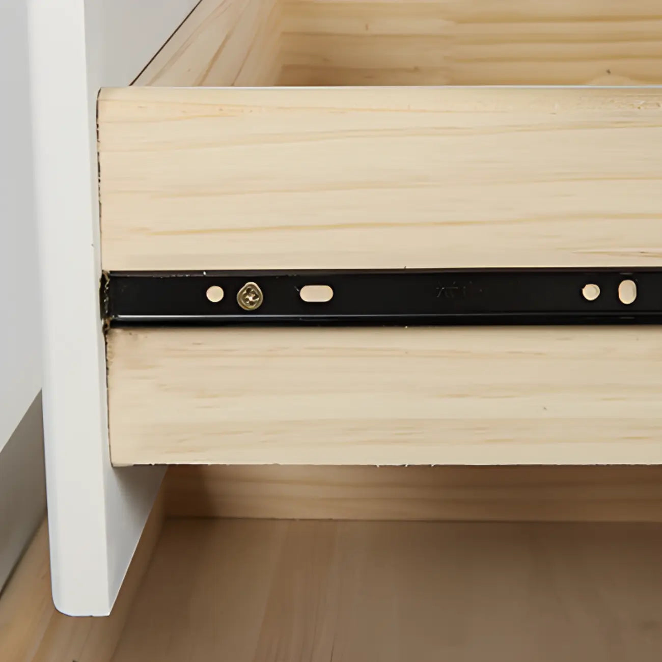 Modern Off-White Wooden Dressers with 5-Drawers for Bedroom