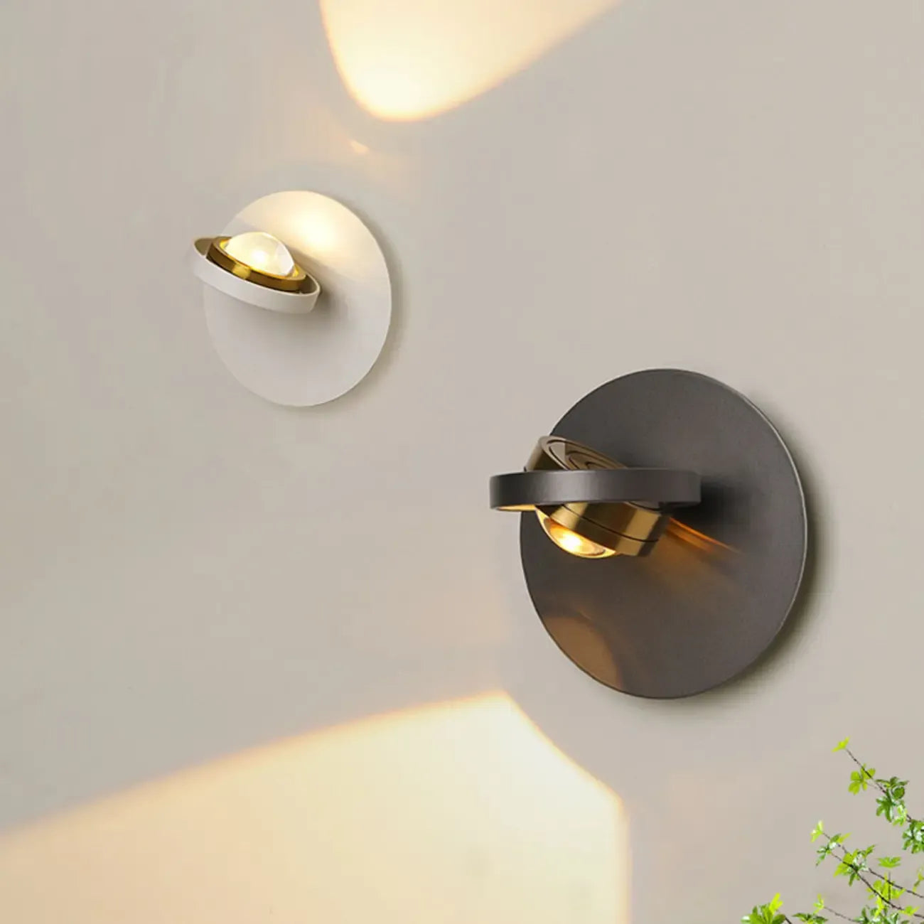360¡ã Rotatable Transparent Glass Metal Round Reading Wall Lamp