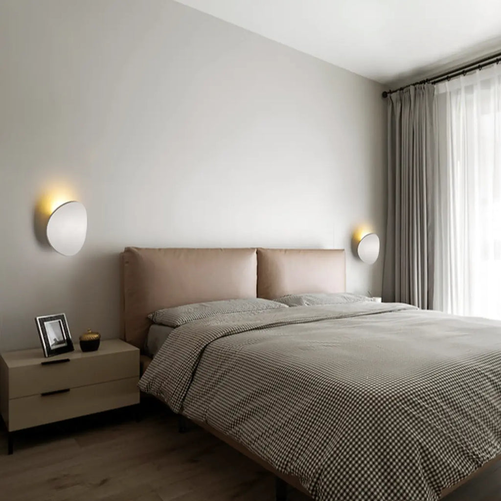 Modern Minimalist Metal Black White Wall Sconce