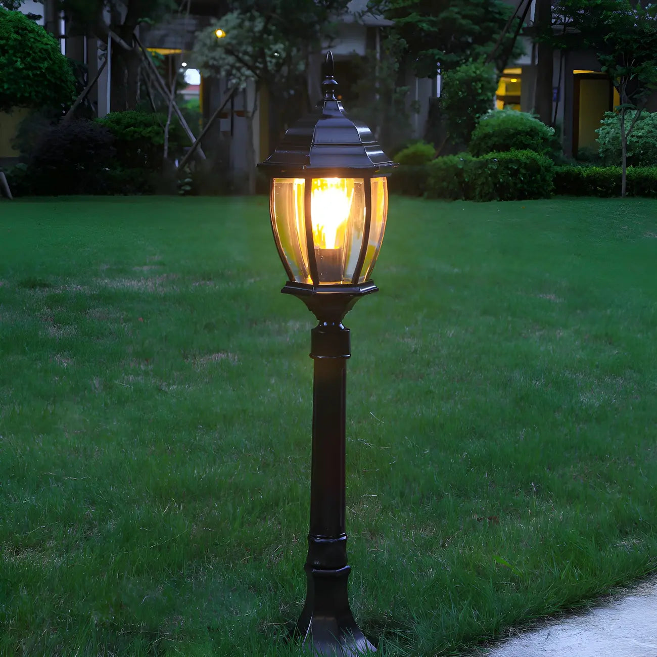 Vintage Post Lantern Durable Metal Landscape Lighting