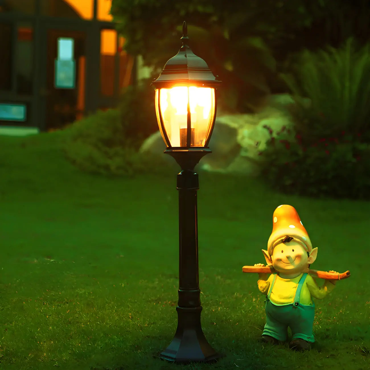 Vintage Post Lantern Durable Metal Landscape Lighting