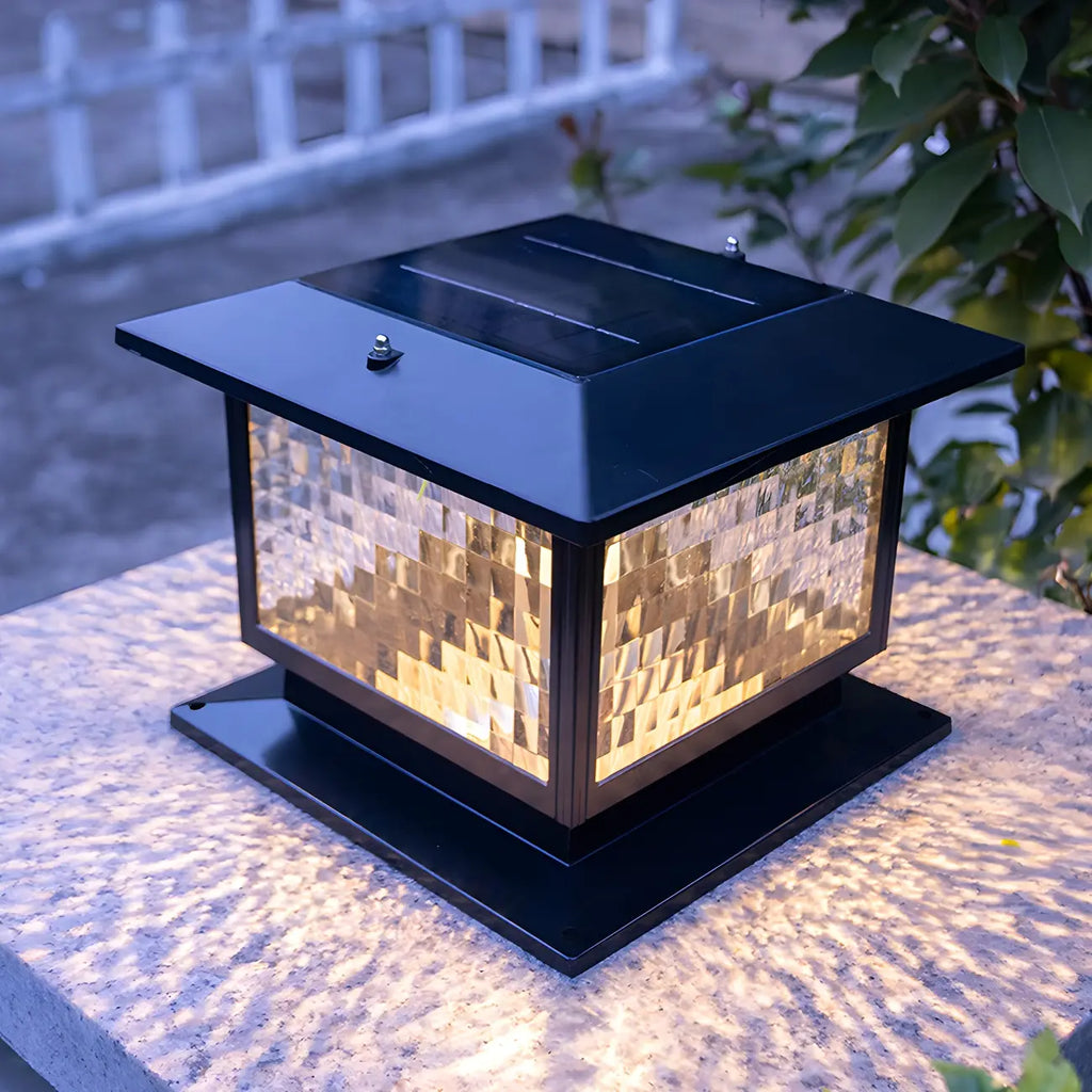 Solar Outdoor Black Metal Glass Square Post Cap Light for Garden Yard
