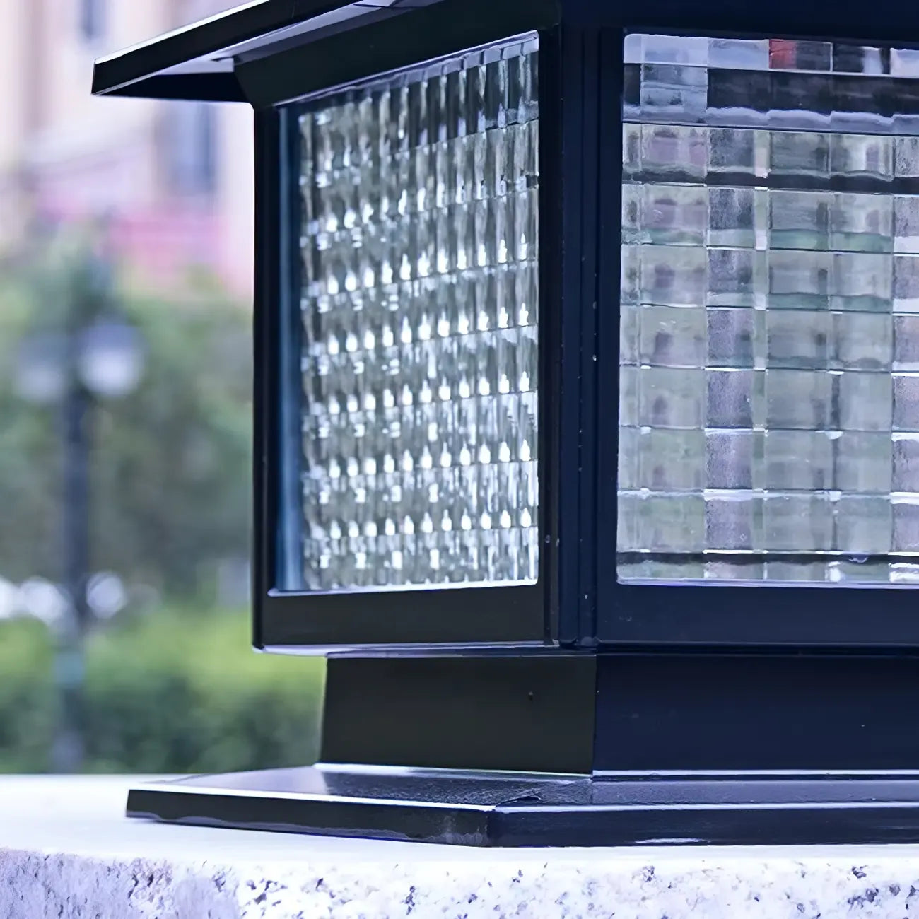 Solar Outdoor Black Metal Glass Square Post Cap Light for Garden Yard