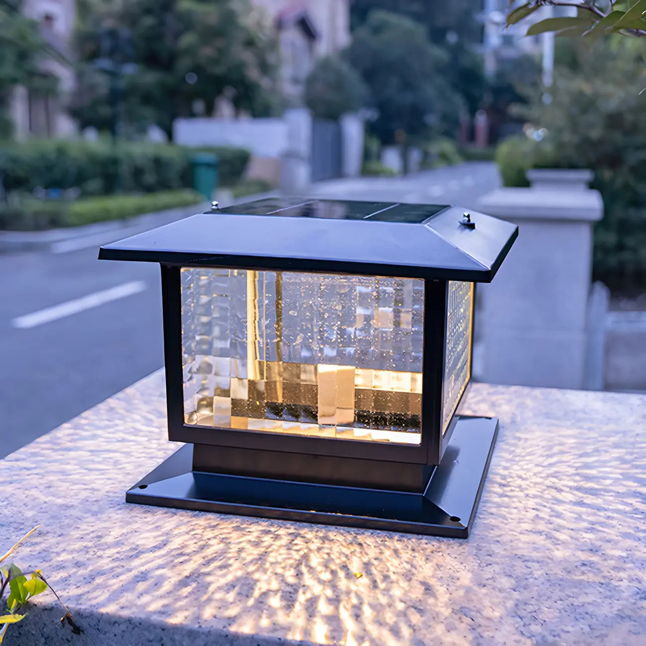 Solar Outdoor Black Metal Glass Square Post Cap Light for Garden Yard