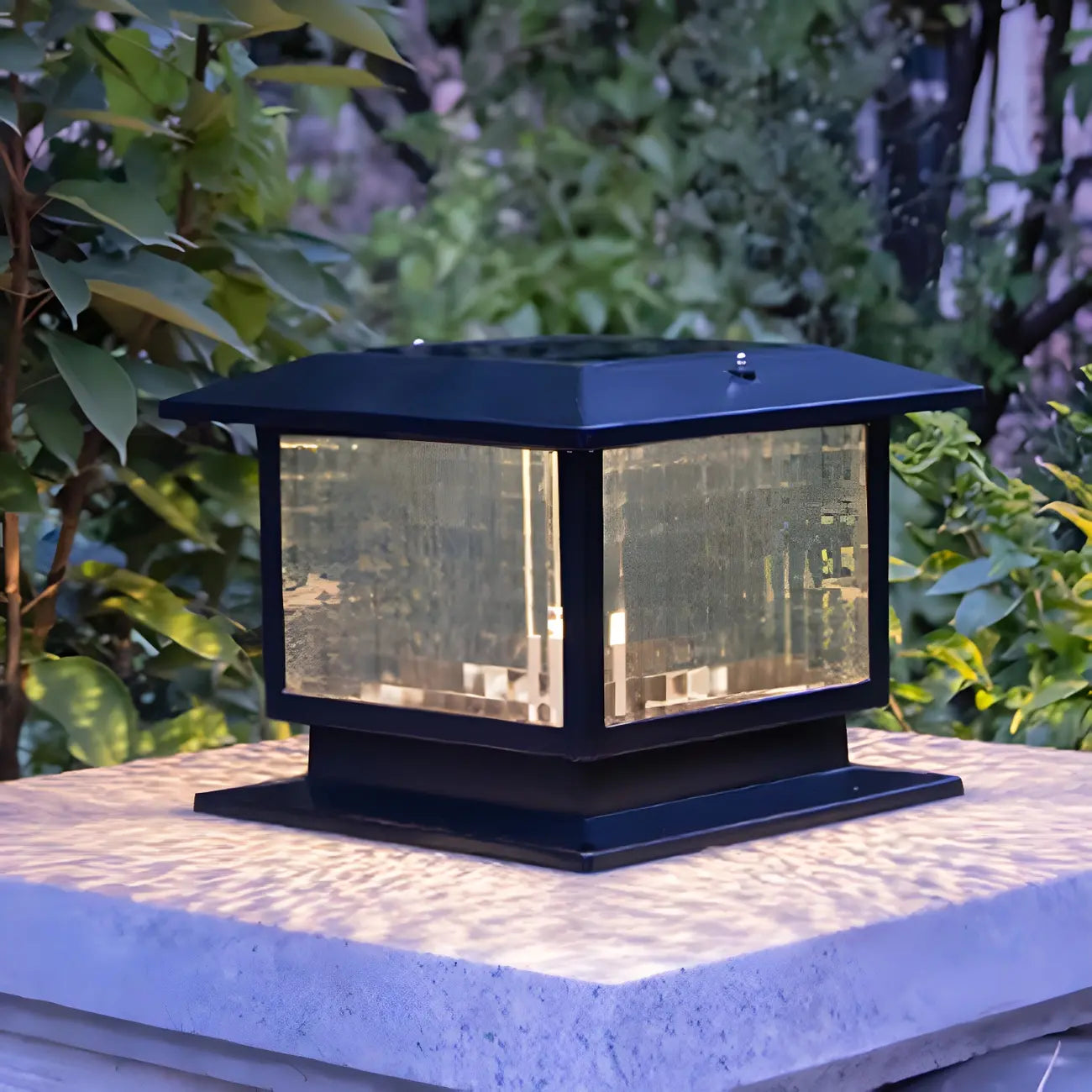 Solar Outdoor Black Metal Glass Square Post Cap Light for Garden Yard