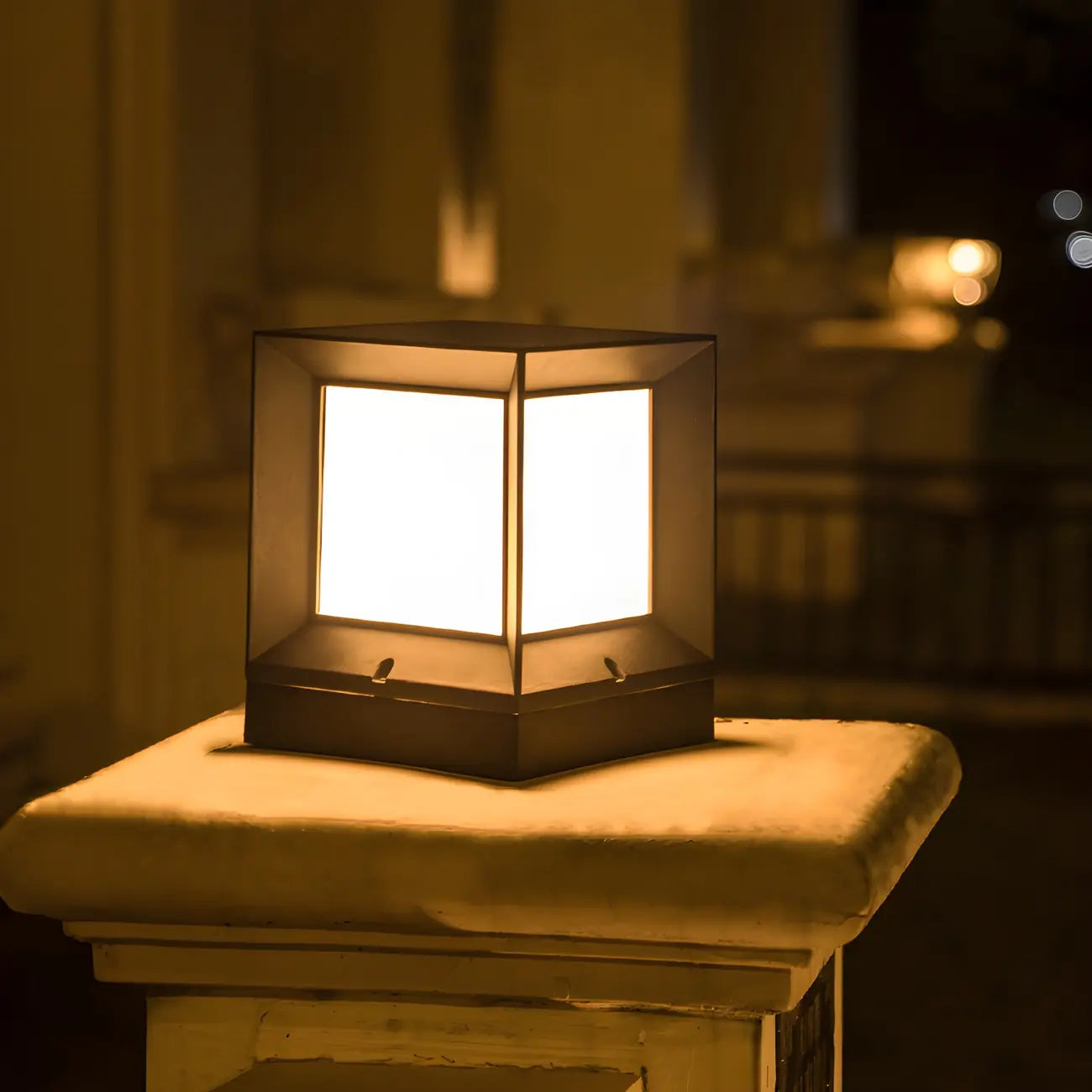 Waterproof Solar Black Metal Cube Outdoor Post Lights